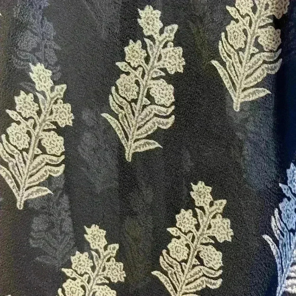 Joie Silk Black and White Blouse Size Small - Picture 4 of 11